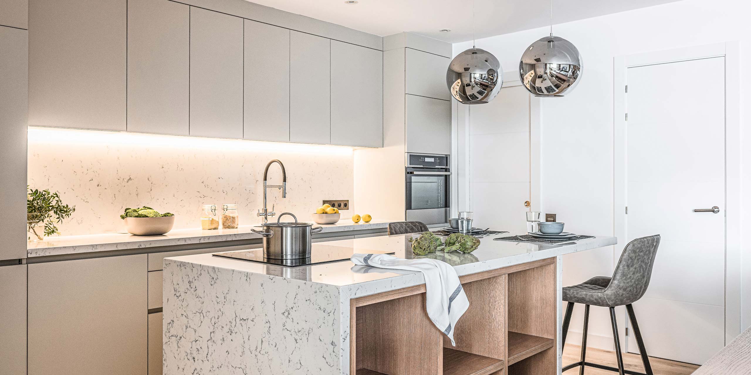 Cocina de diseño integrada salón