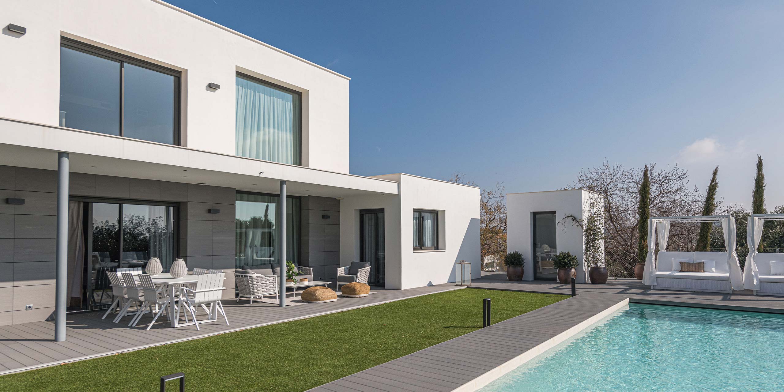 Diseño exterior y paisajismo en vivienda lujo Diseño exterior y paisajismo en vivienda lujo