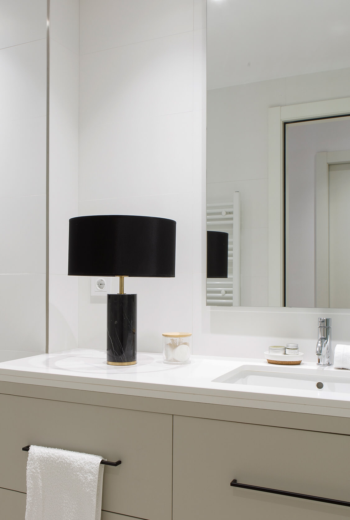 Decoración iluminación en baño