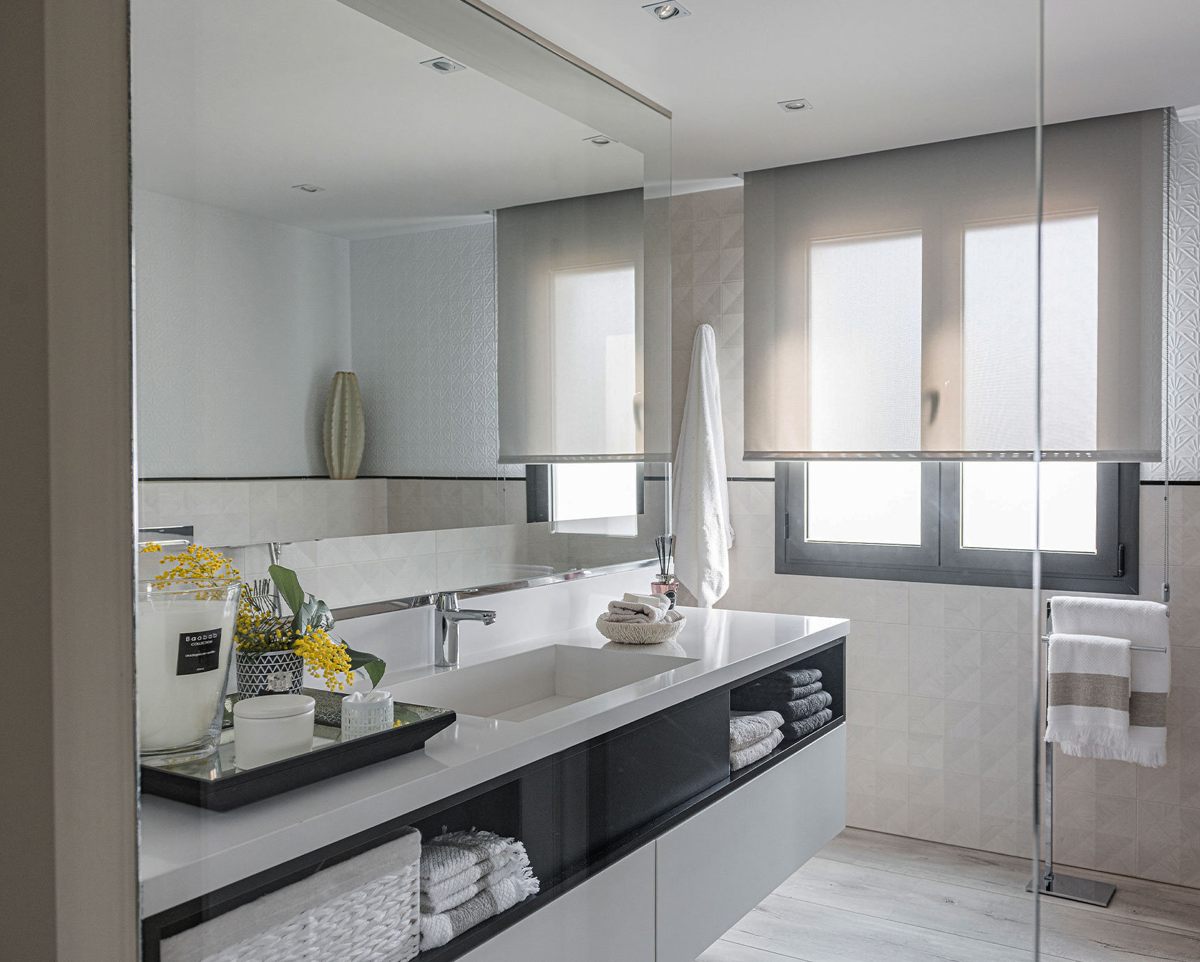 Diseño luminoso baño en suite