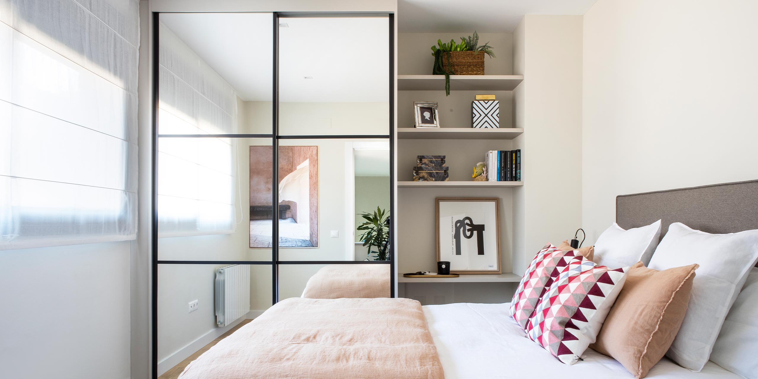 Habitación con estanterías Habitación con estanterías