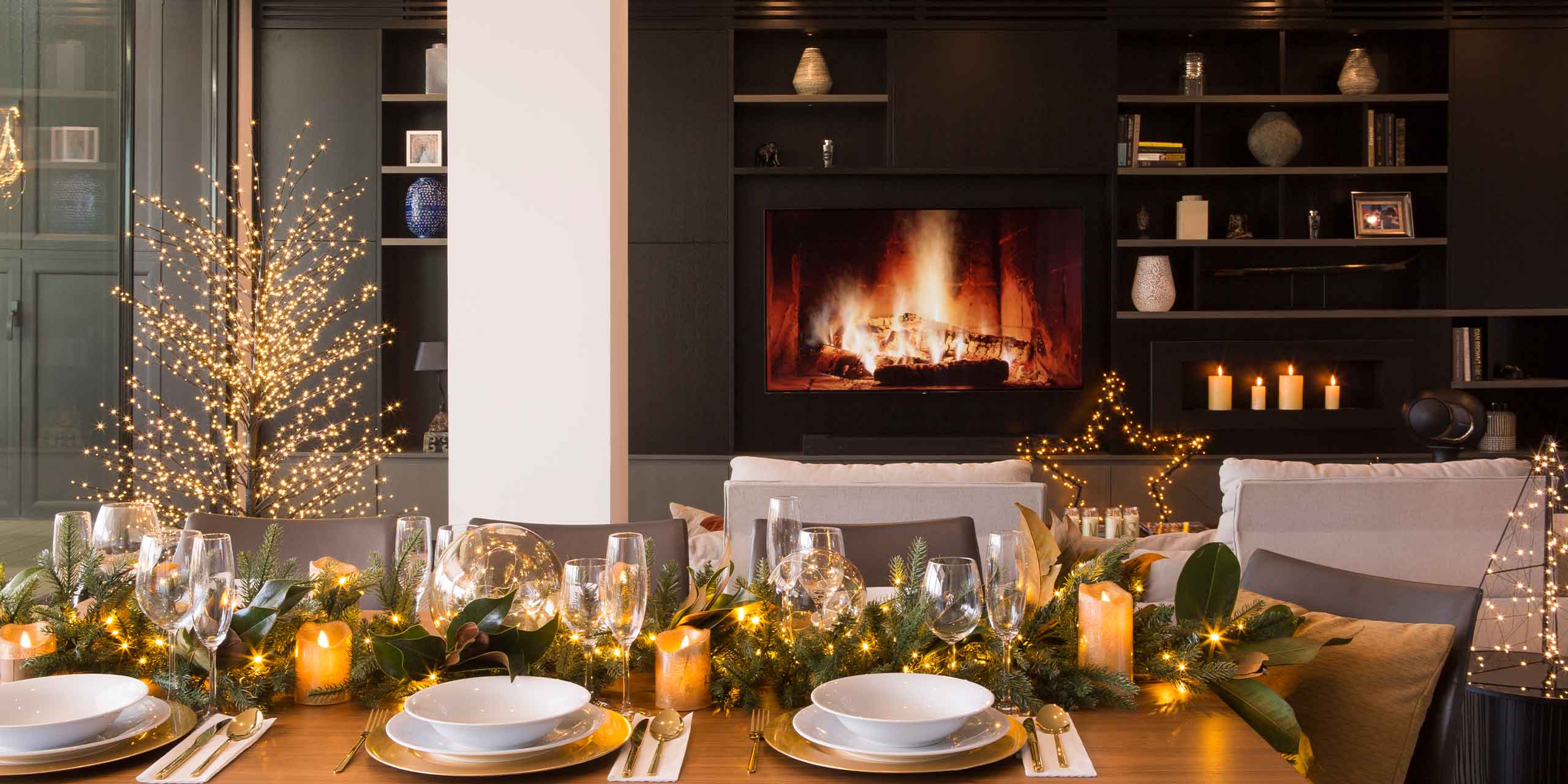Mesa de navidad con chimenea Mesa de navidad con chimenea