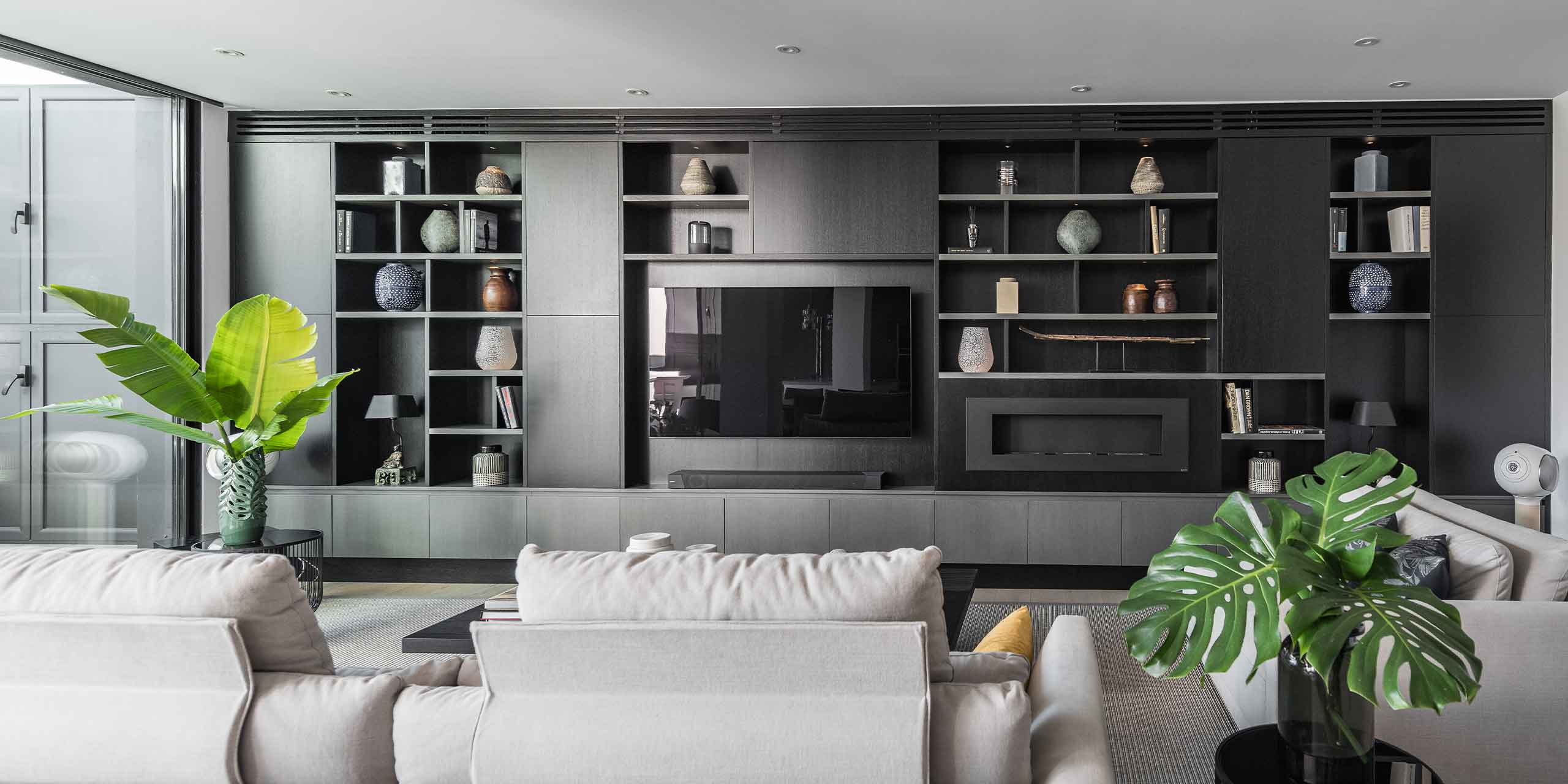 Salón de vivienda decorado con plantas